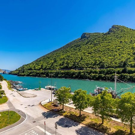 Seafront Villa Andrijana - Happy Rentals プロミン エクステリア 写真