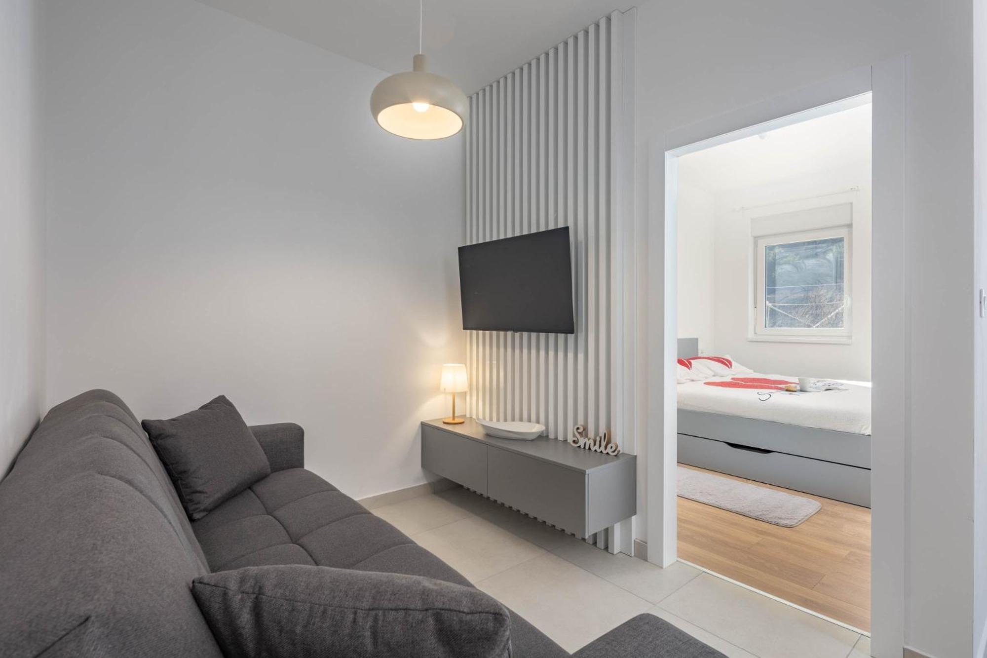 Seafront Villa Andrijana - Happy Rentals プロミン エクステリア 写真